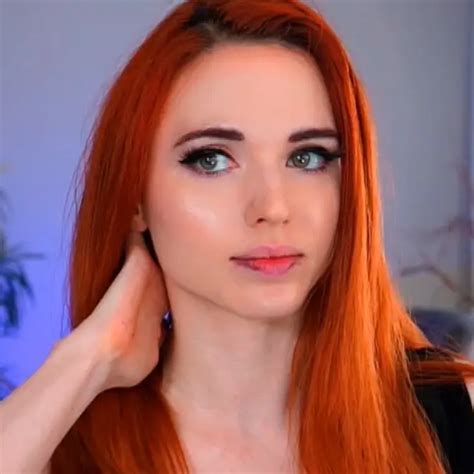 Profil: @amouranth